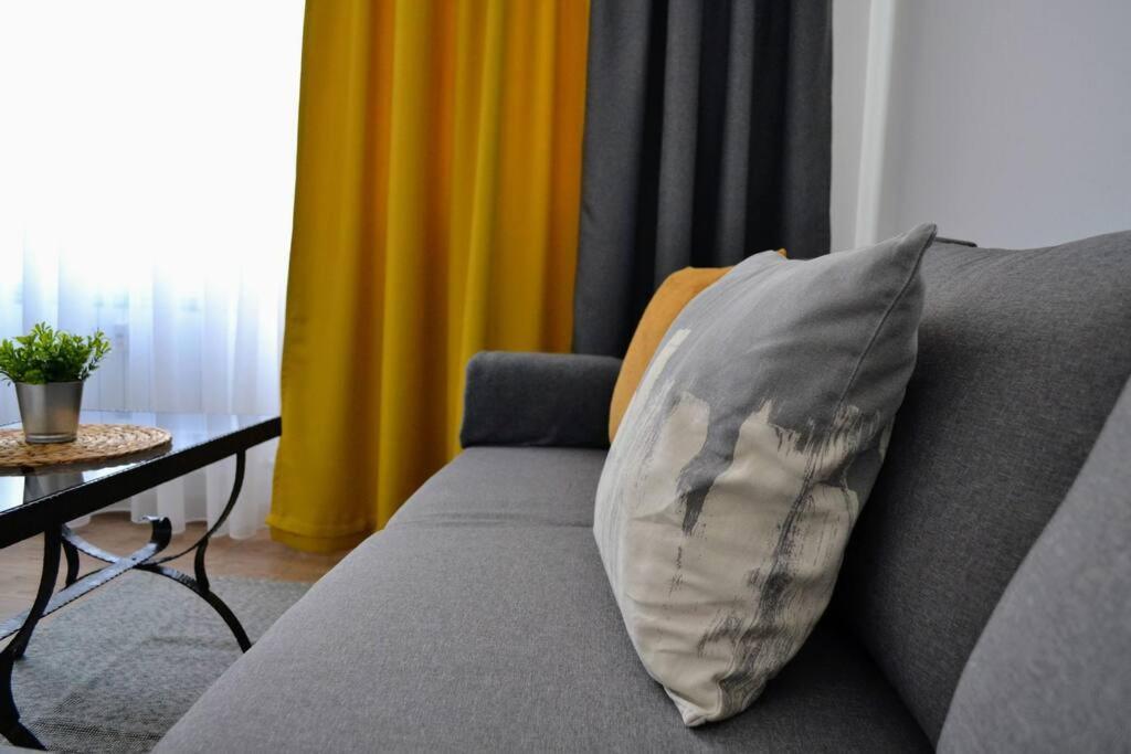 Modern City Center 2 Bedroom Apartment Sofia Exterior photo