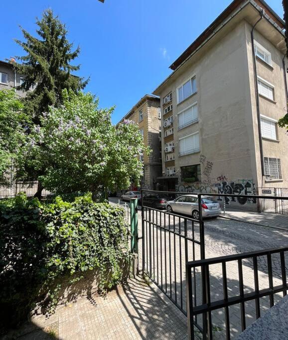 Modern City Center 2 Bedroom Apartment Sofia Exterior photo